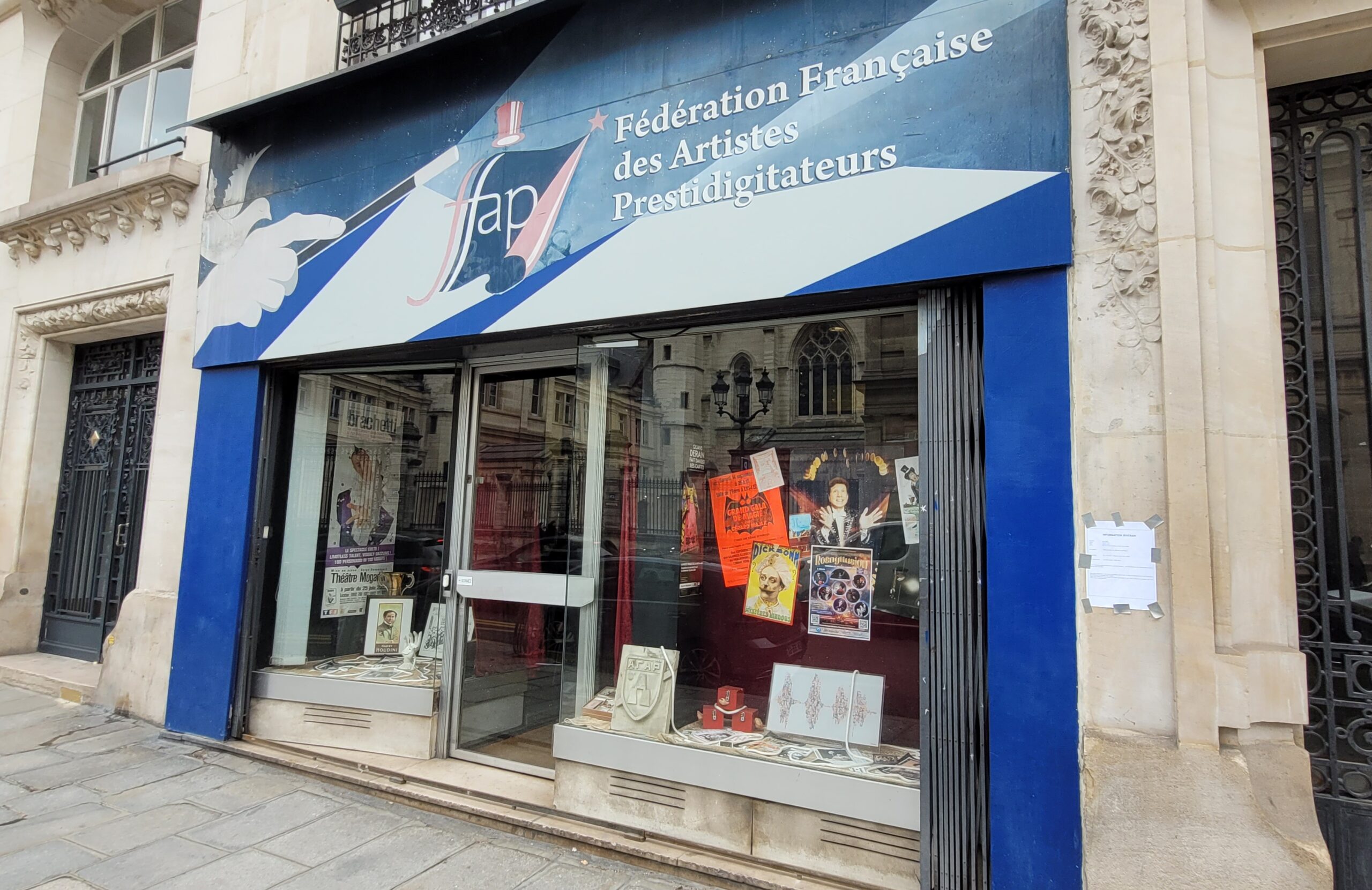 Fédération Française de Magie / Close-up : ce que les yeux voient et que la raison ne peut croire